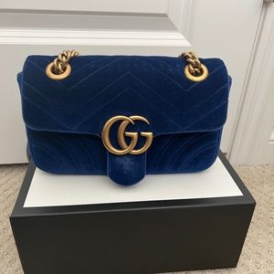 Gucci. GG Marmont Chain Flap velvet blue  crossbody bag. 
Very good condition